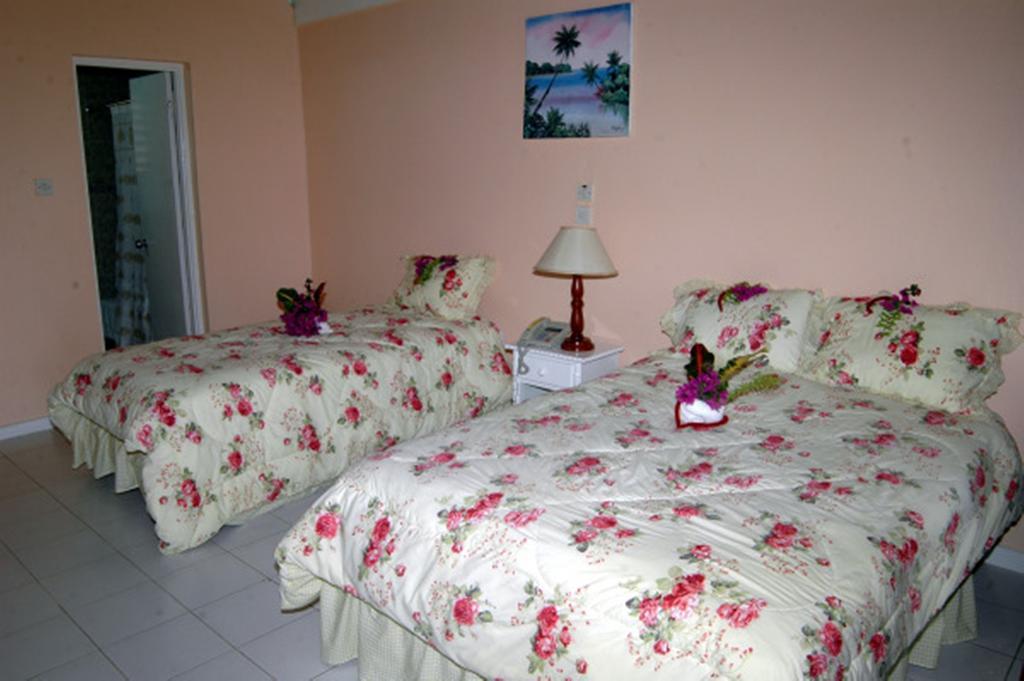 Our Past Time Hotel نيغريل الغرفة الصورة